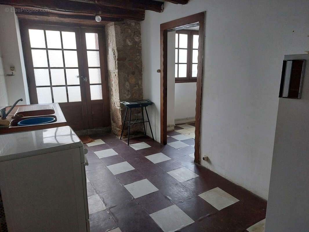 Maison à CHAMPNIERS-ET-REILHAC