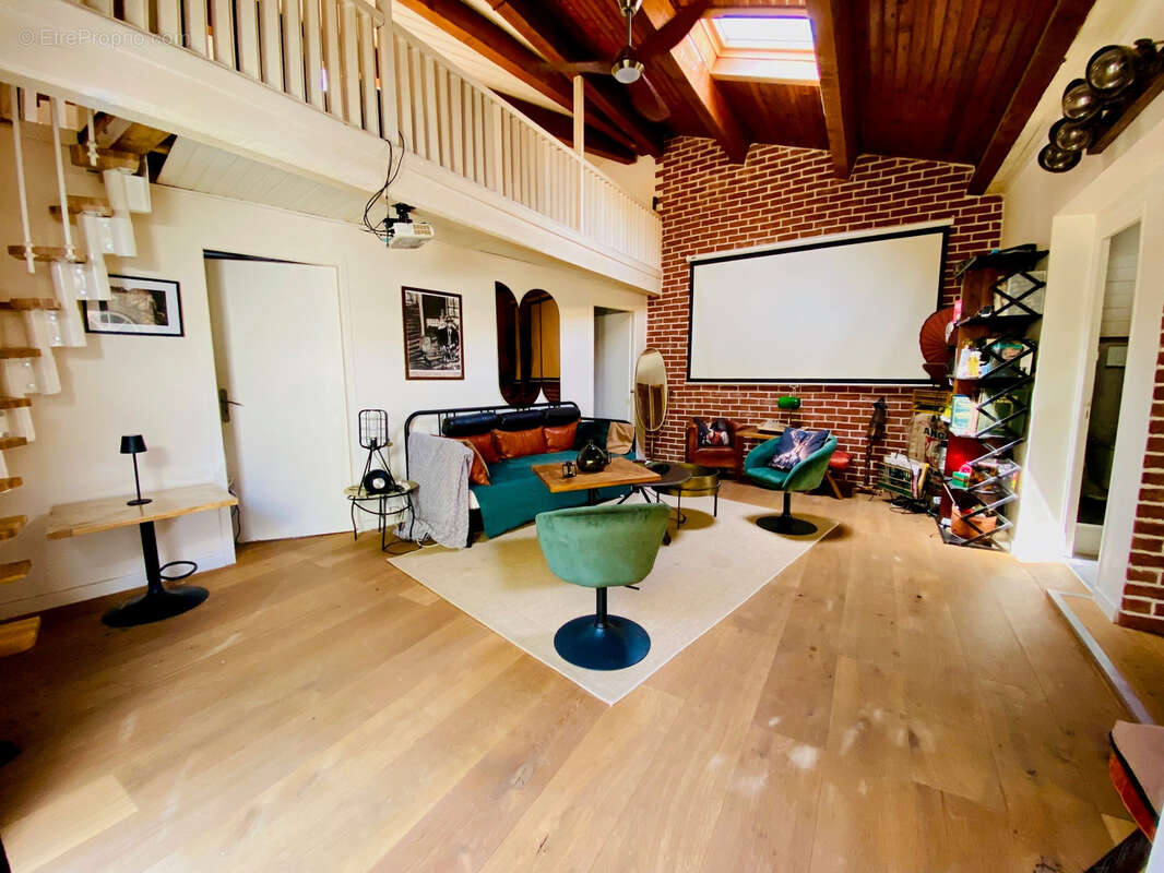 Appartement à LATTES