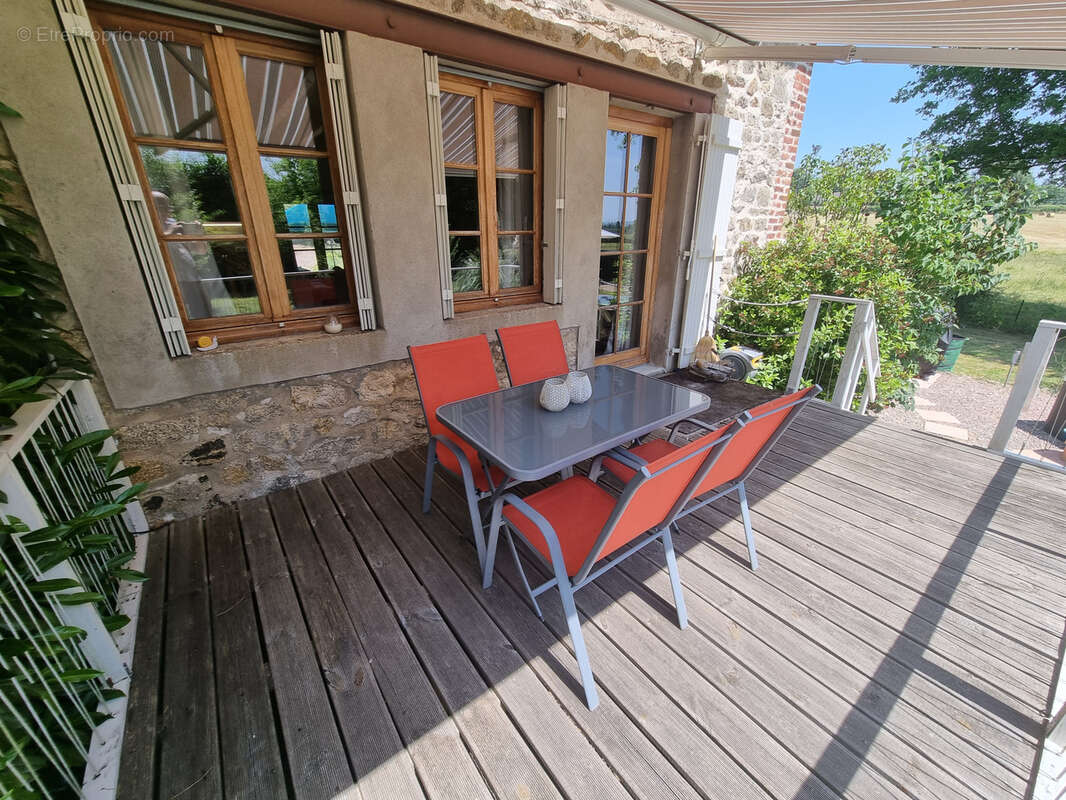 Maison à THIL-SUR-ARROUX