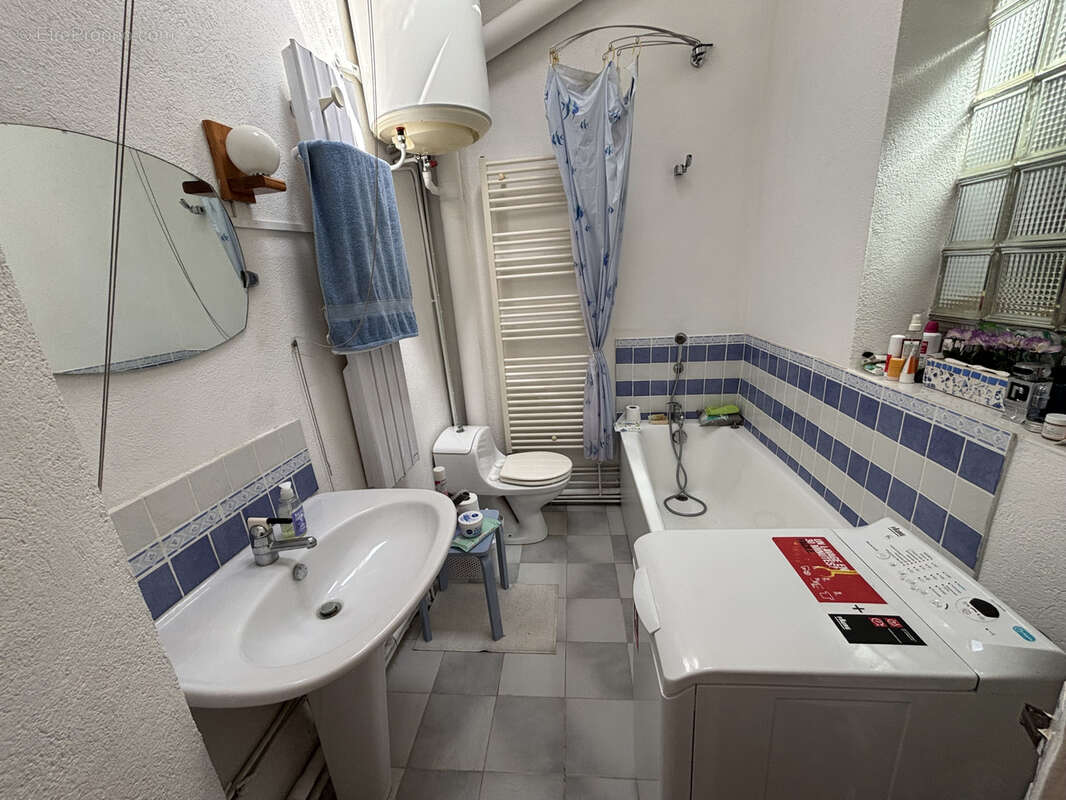 Maison à CRUVIERS-LASCOURS