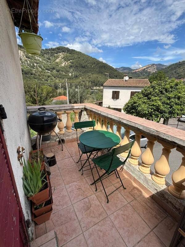 Appartement à PEILLE