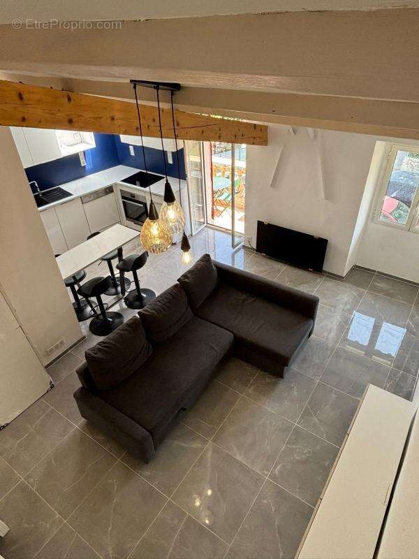 Appartement à PEILLE