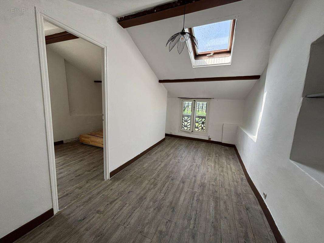 Appartement à PEILLE