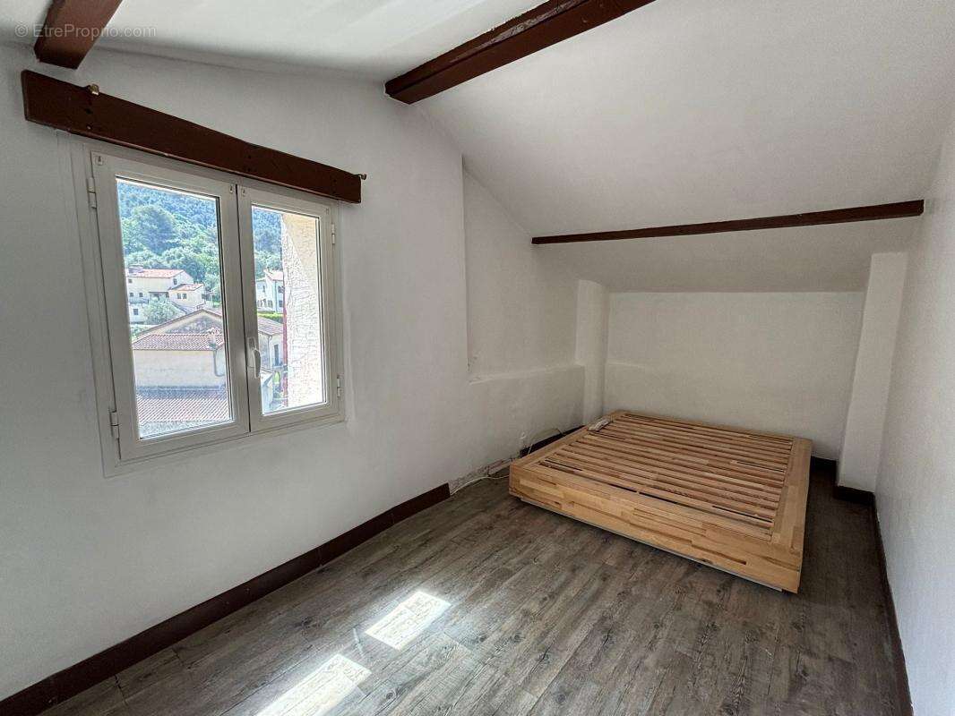 Appartement à PEILLE