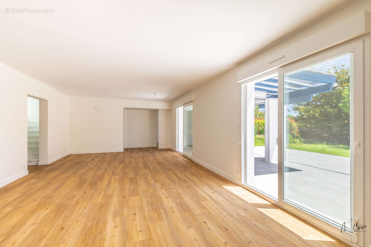 Maison à BASSUSSARRY