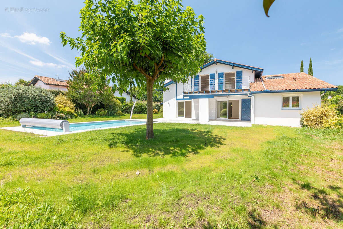 Maison à BASSUSSARRY