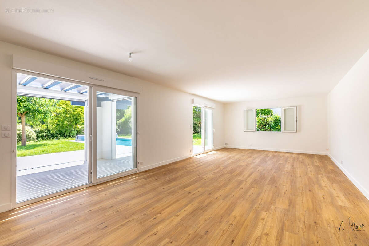 Maison à BASSUSSARRY