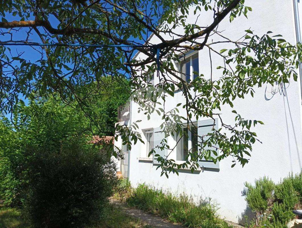 Maison à SAINT-ZACHARIE