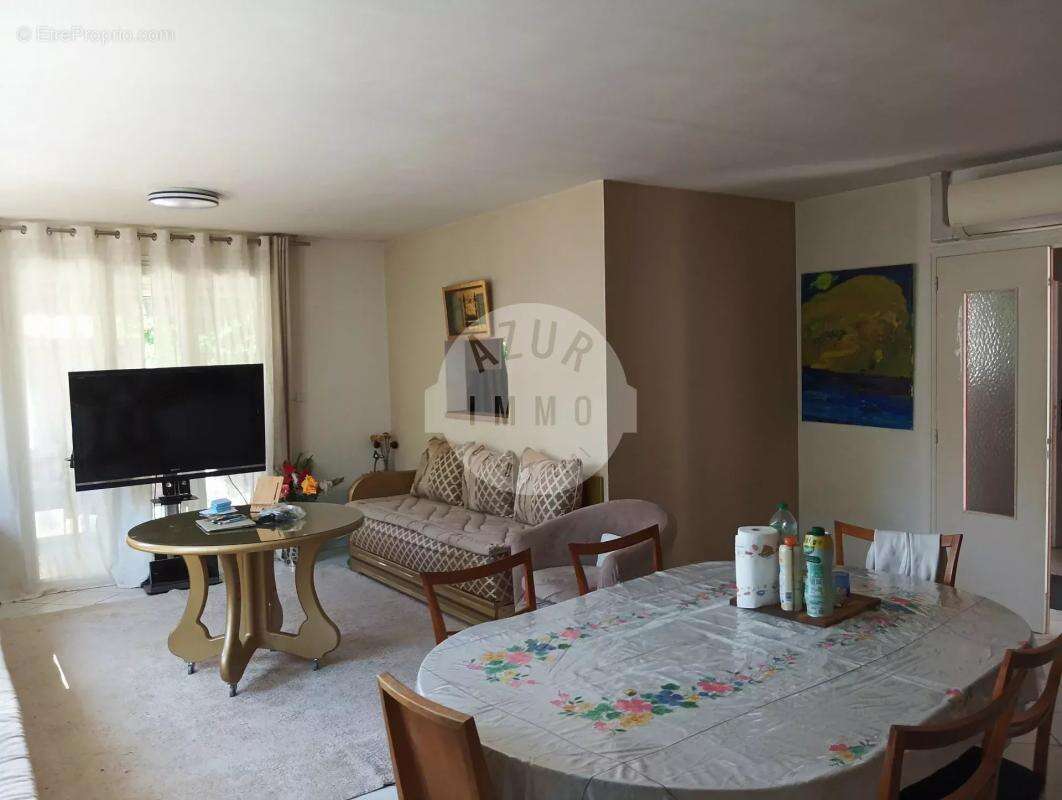 Maison à SAINT-ZACHARIE