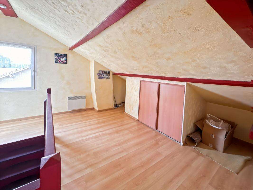 Maison à SAINT-LEON-SUR-L&#039;ISLE