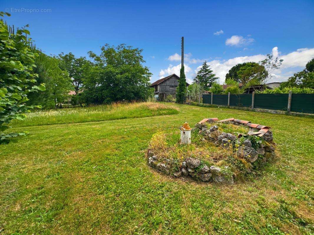 Maison à SAINT-LEON-SUR-L&#039;ISLE