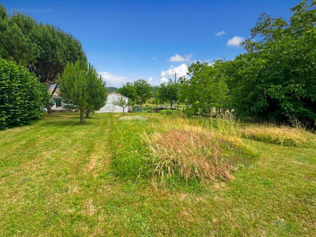 Maison à SAINT-LEON-SUR-L&#039;ISLE