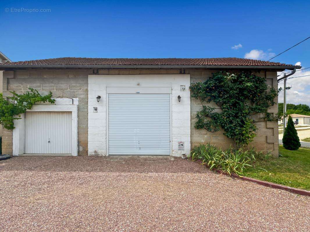 Maison à SAINT-LEON-SUR-L&#039;ISLE