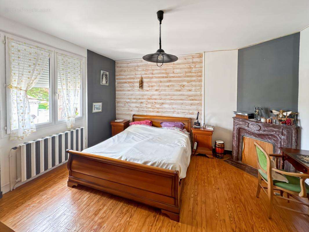 Maison à SAINT-LEON-SUR-L&#039;ISLE