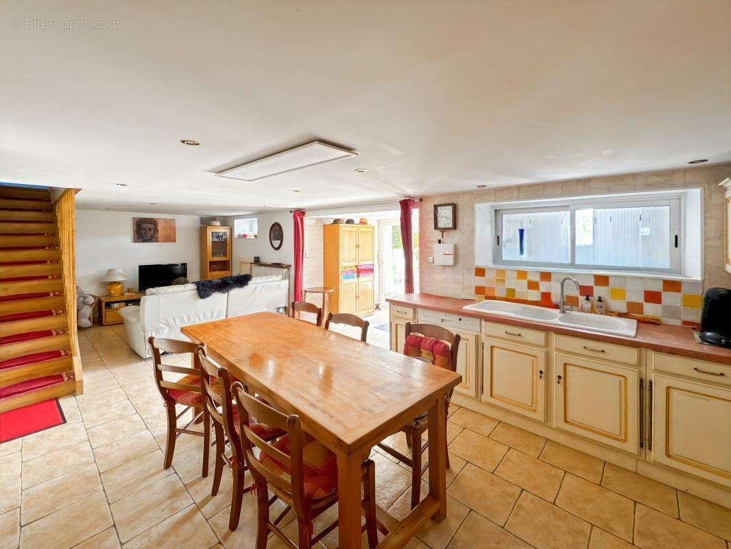 Maison à SAINT-LEON-SUR-L&#039;ISLE