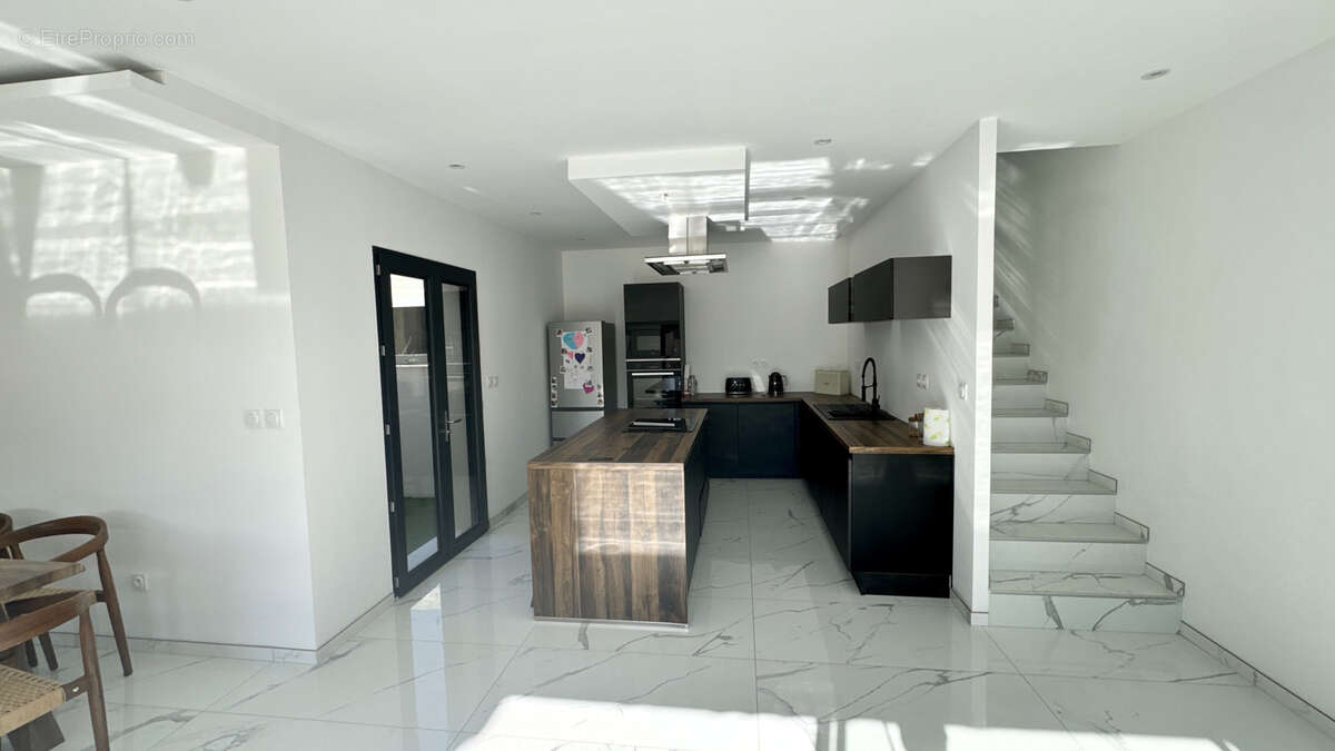 Maison à BAGNOLS-SUR-CEZE