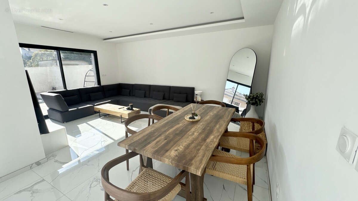 Maison à BAGNOLS-SUR-CEZE