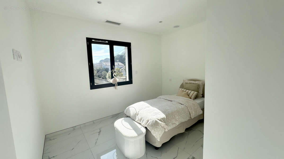 Maison à BAGNOLS-SUR-CEZE