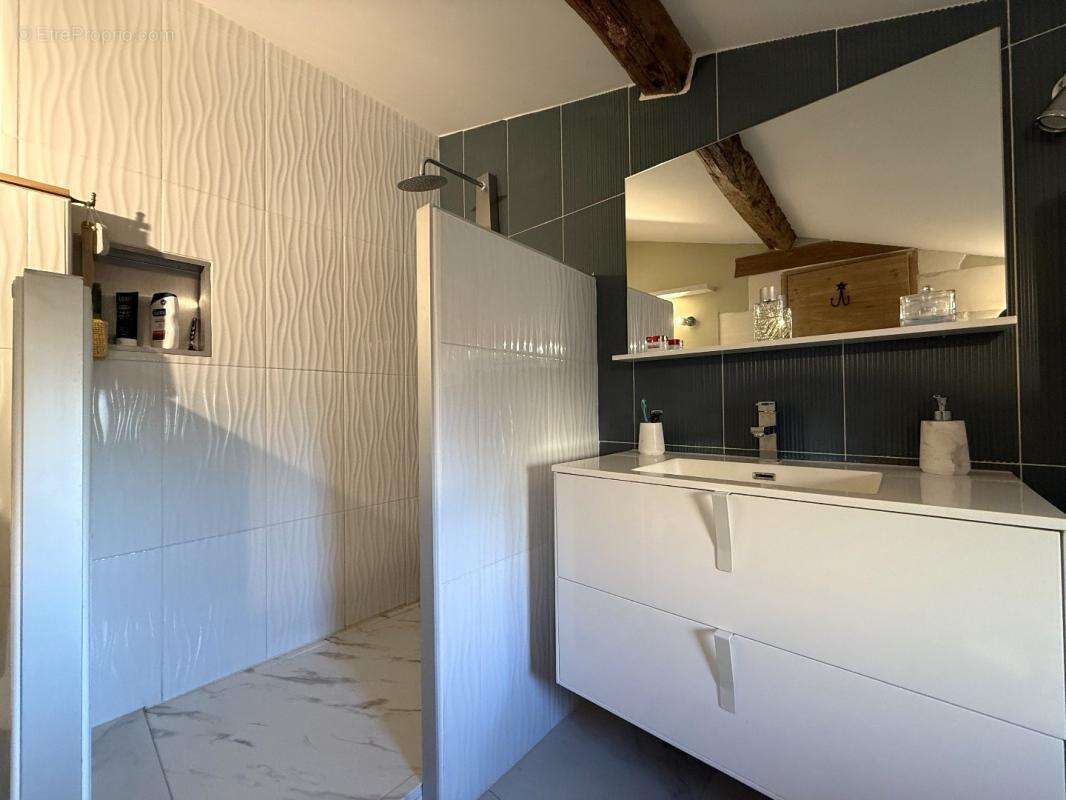 Maison à BOURDEILLES