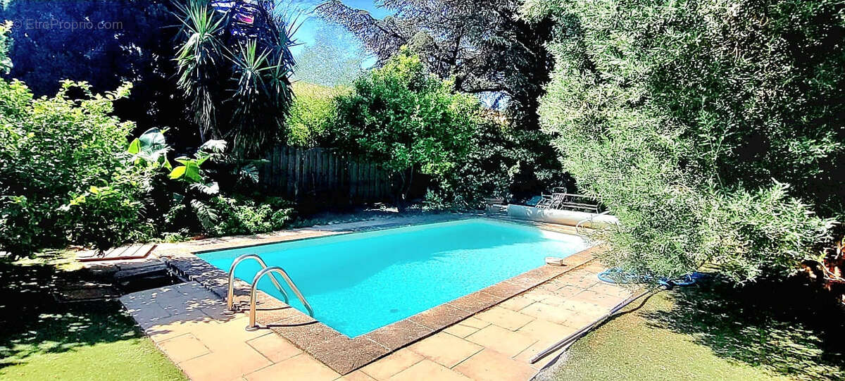 Maison à BORMES-LES-MIMOSAS