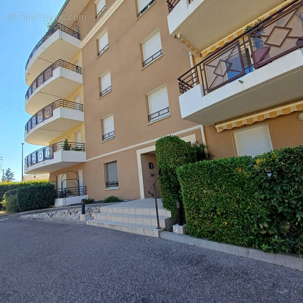 Appartement à SAVIGNEUX