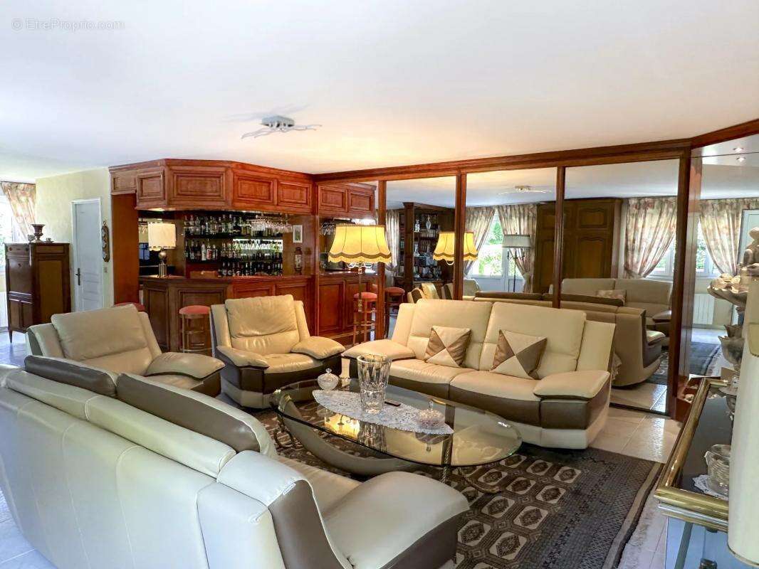 Maison à MORET-SUR-LOING