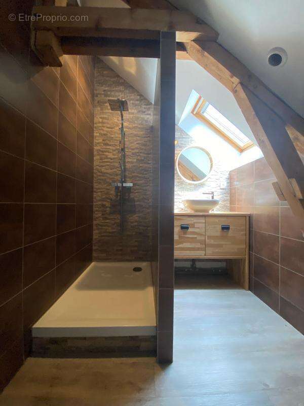 Appartement à PONT-DE-CHERUY