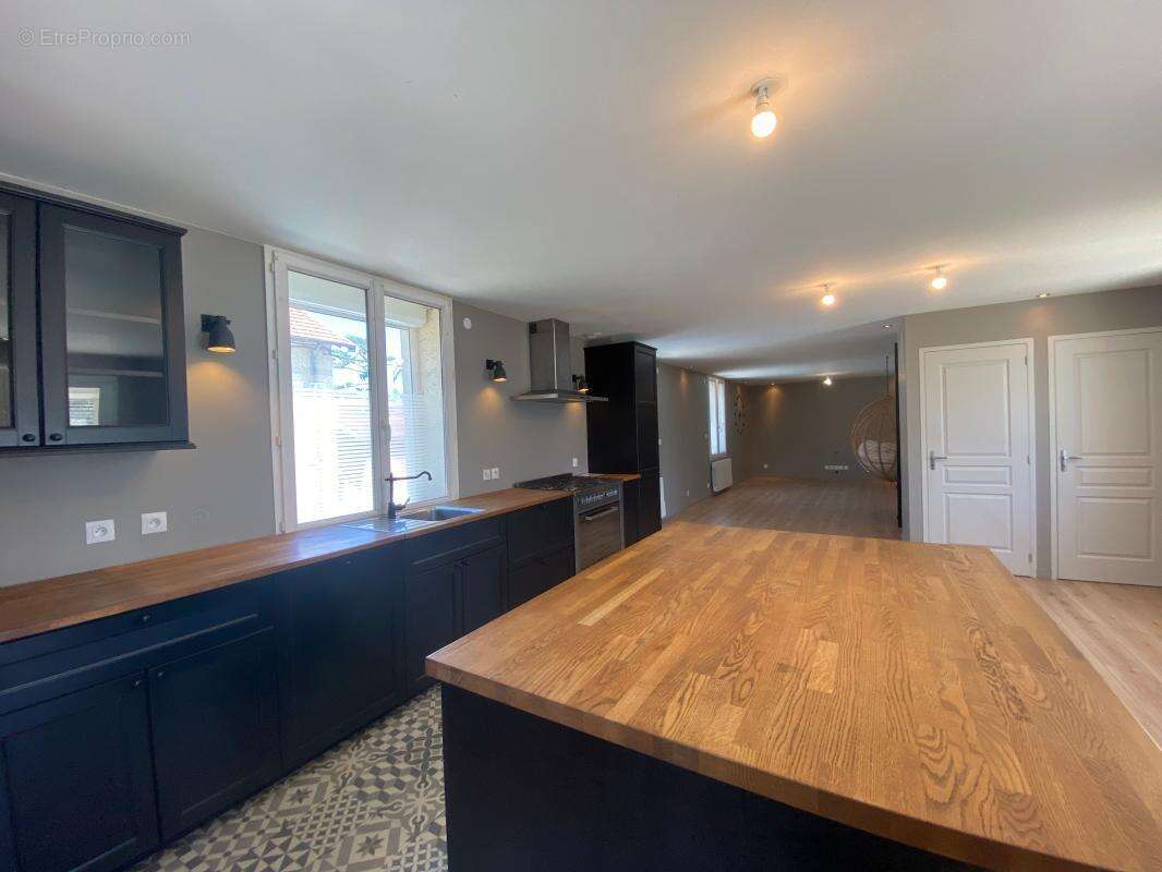 Appartement à PONT-DE-CHERUY