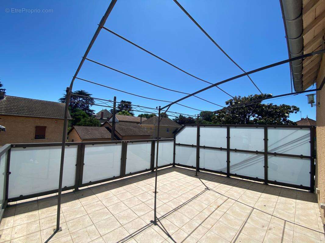 Appartement à PONT-DE-CHERUY