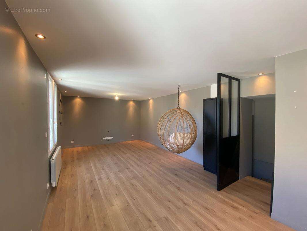 Appartement à PONT-DE-CHERUY