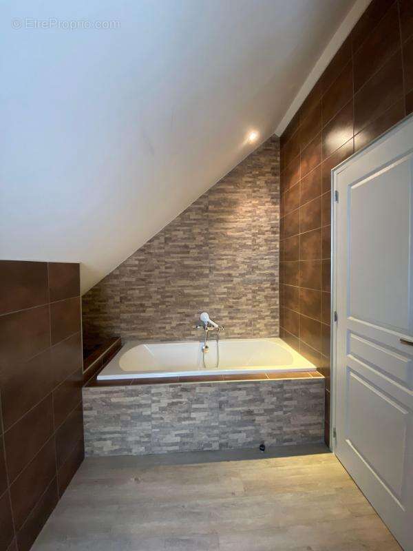 Appartement à PONT-DE-CHERUY