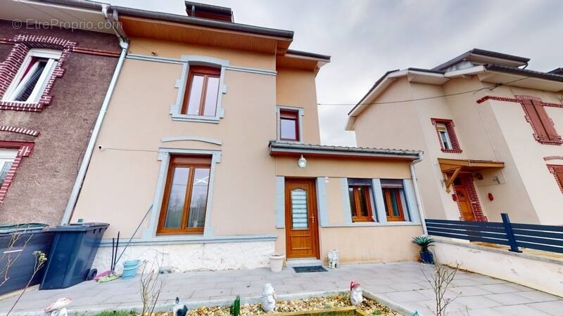 Maison à LONGLAVILLE