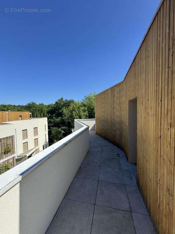 Appartement à COLLONGES-AU-MONT-D&#039;OR