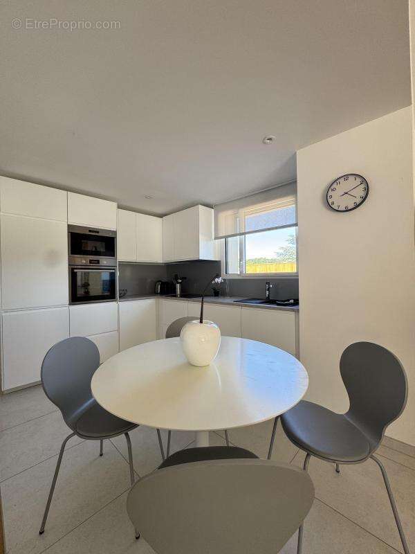 Appartement à COLLONGES-AU-MONT-D&#039;OR