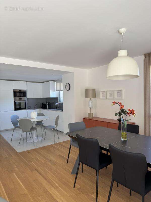 Appartement à COLLONGES-AU-MONT-D&#039;OR