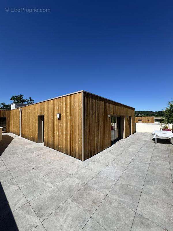 Appartement à COLLONGES-AU-MONT-D&#039;OR