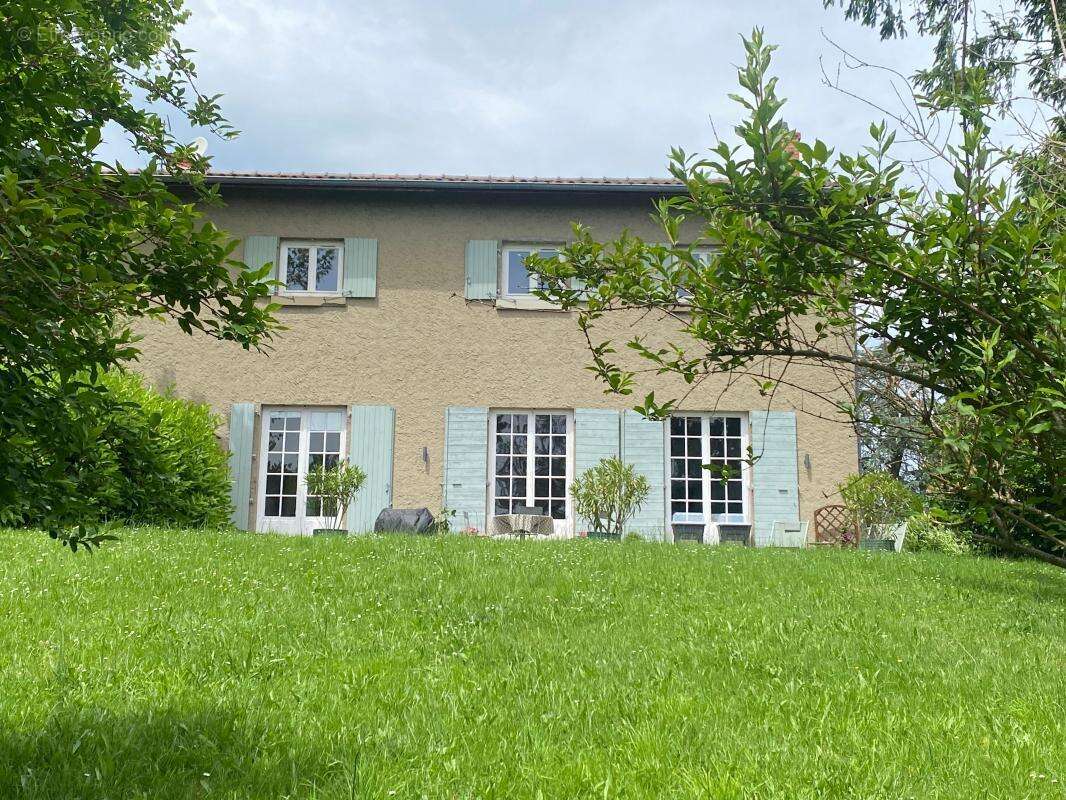 Maison à LA TOUR-DE-SALVAGNY