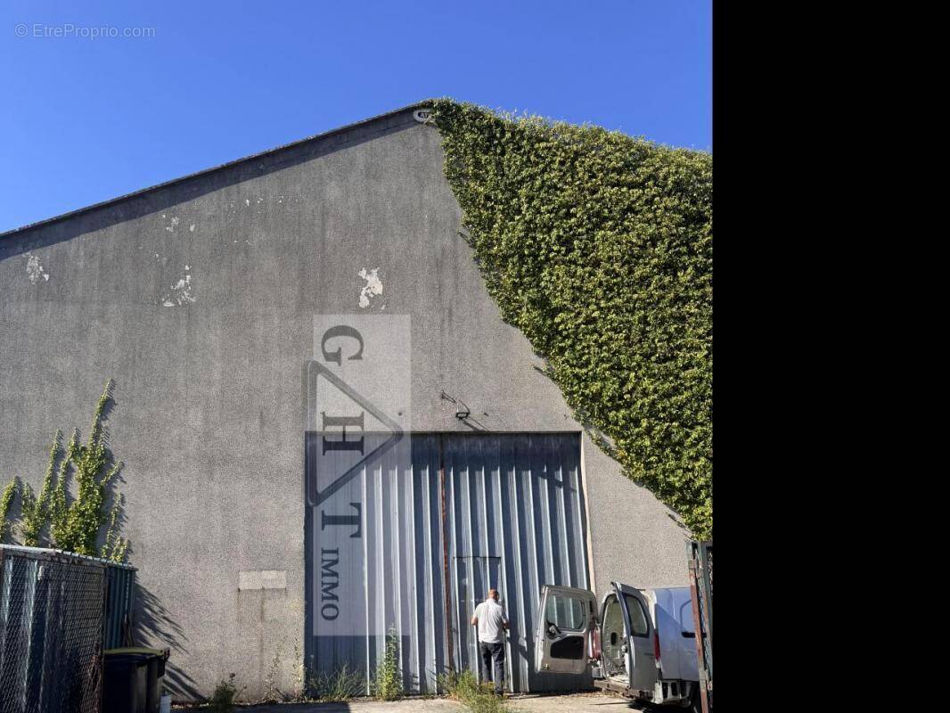 Commerce à FONTENAY-TRESIGNY