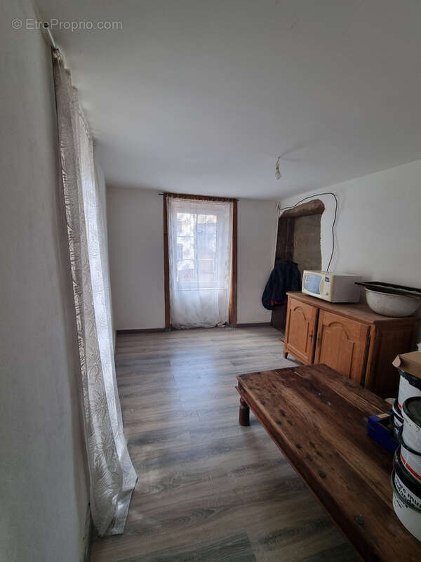 Maison à MARSAC-EN-LIVRADOIS