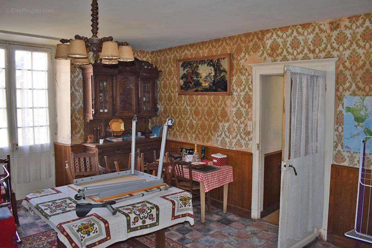 Maison à SAINT-CREPIN-ET-CARLUCET