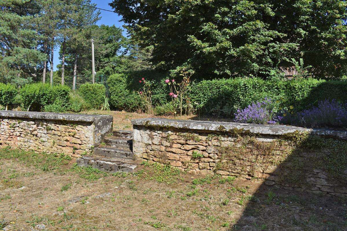Maison à SAINT-CREPIN-ET-CARLUCET