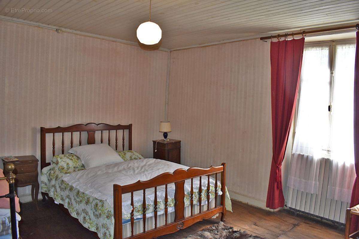 Maison à SAINT-CREPIN-ET-CARLUCET