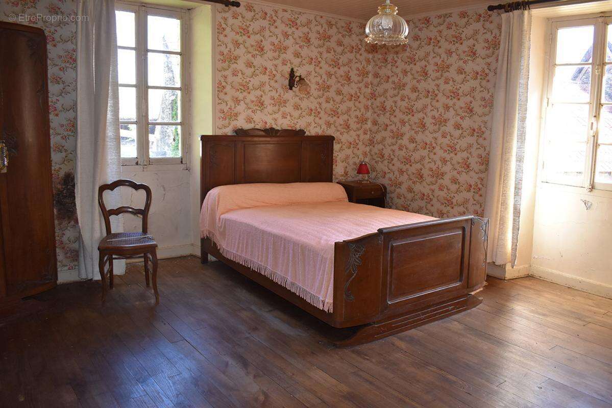 Maison à SAINT-CREPIN-ET-CARLUCET