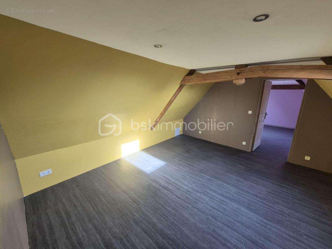 Maison à CHANNAY-SUR-LATHAN