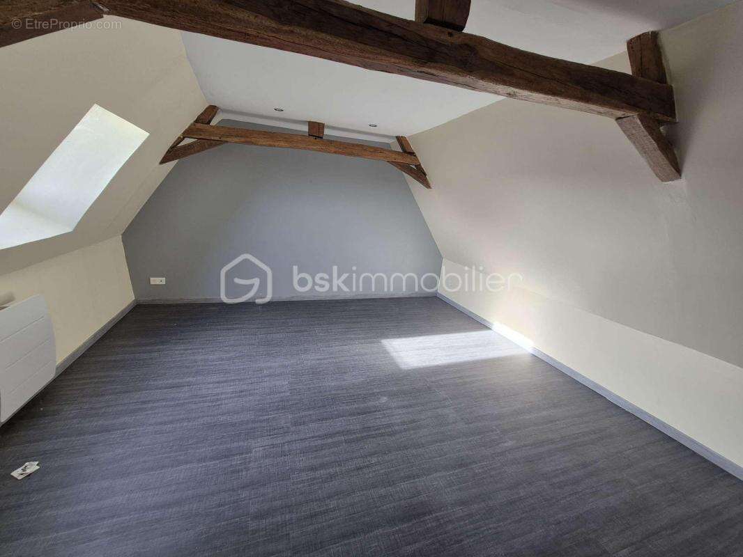 Maison à CHANNAY-SUR-LATHAN