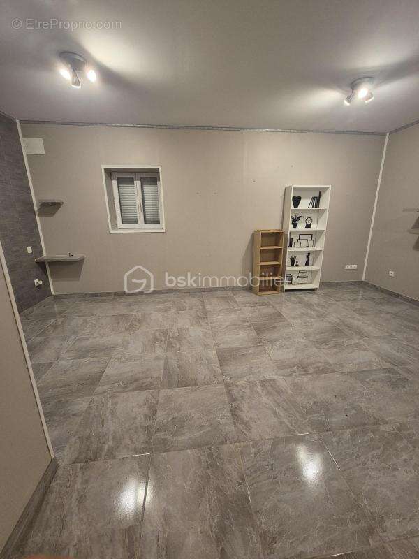 Maison à CHANNAY-SUR-LATHAN