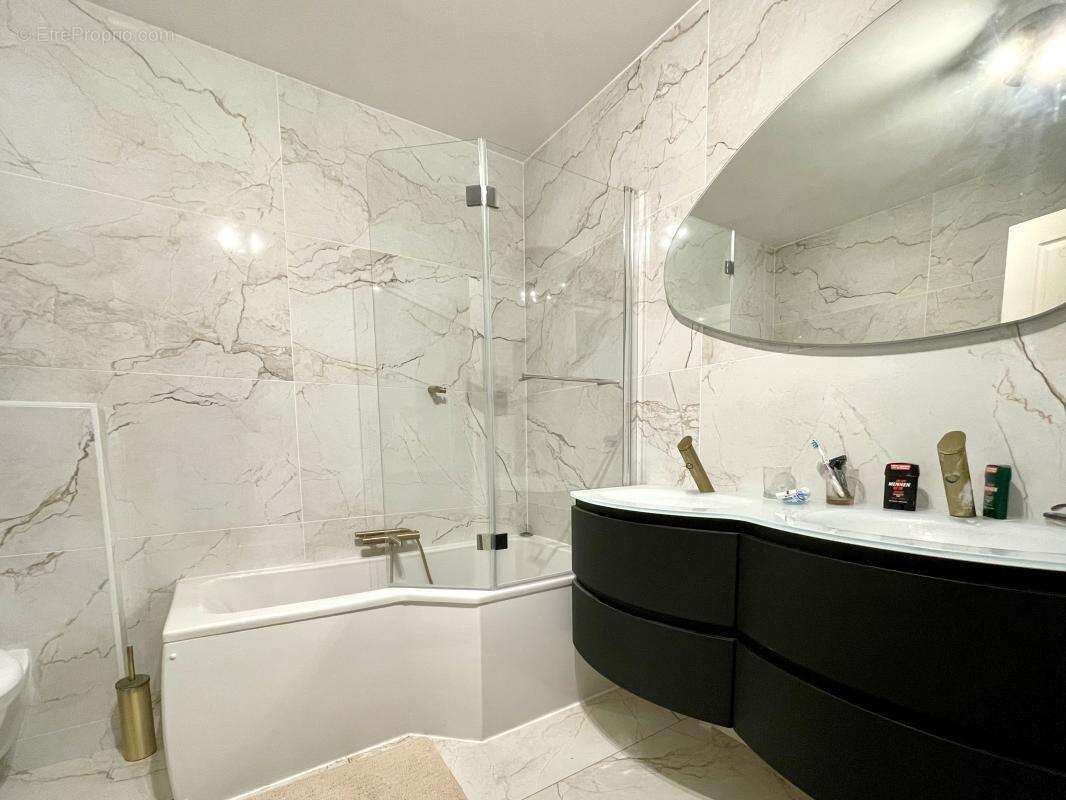 Maison à SOLLIES-VILLE