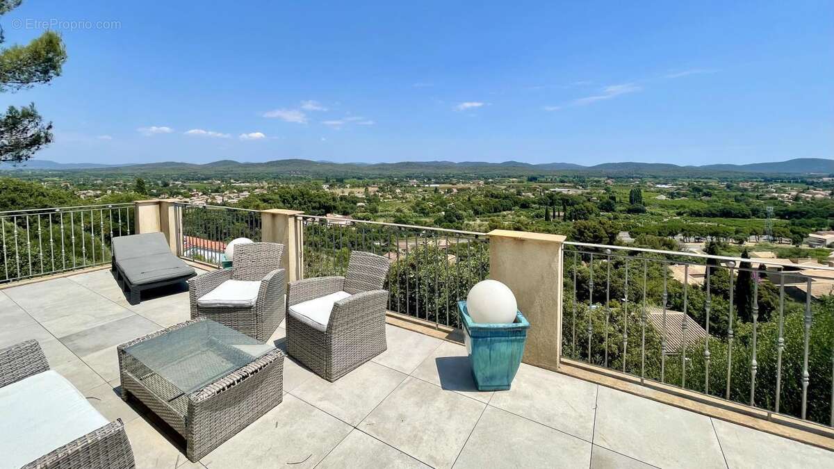 Maison à SOLLIES-VILLE