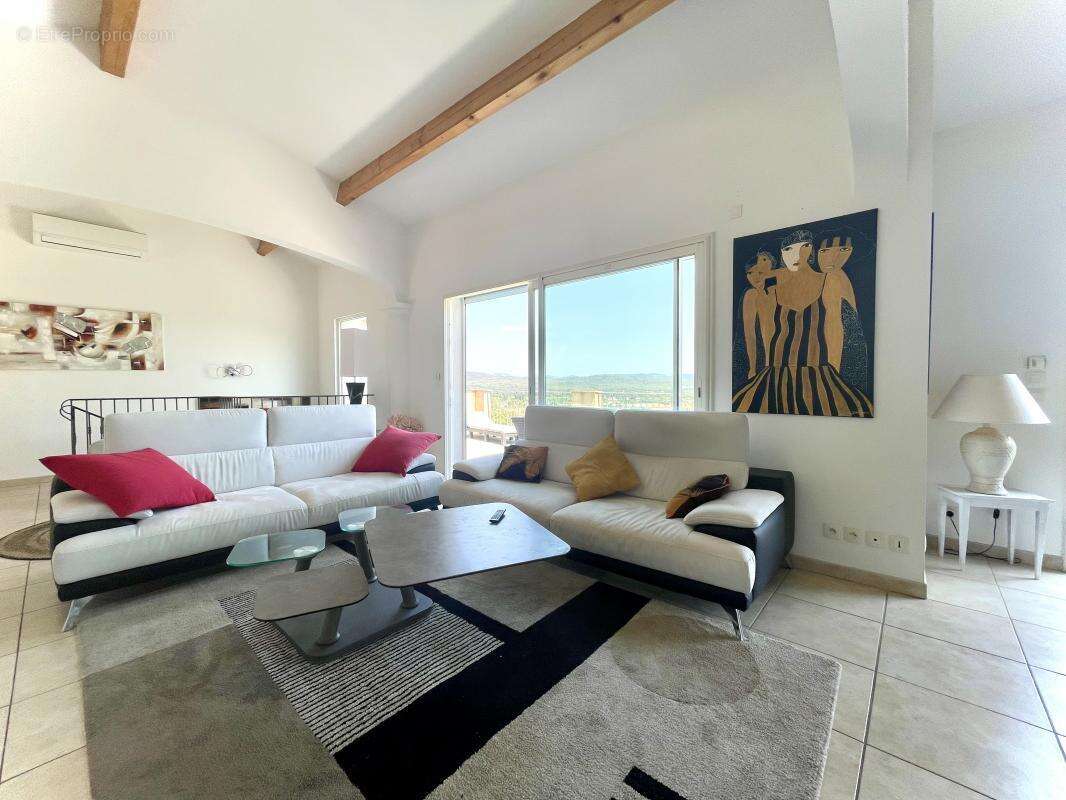 Maison à SOLLIES-VILLE