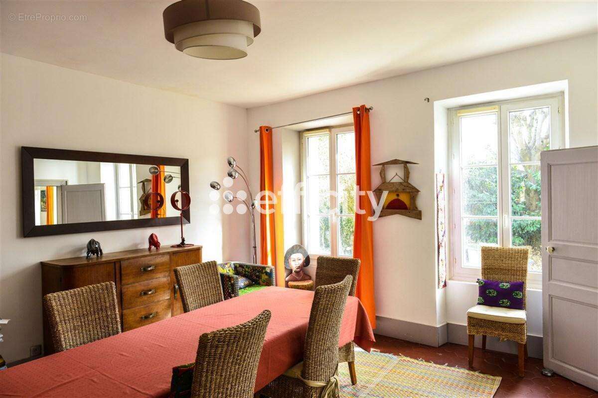 Maison à VILLENEUVE-SOUS-DAMMARTIN